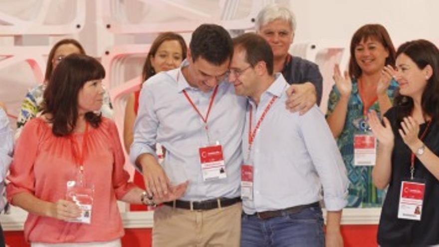 Luena y Sanchez Congreso Extraordinario PSOE