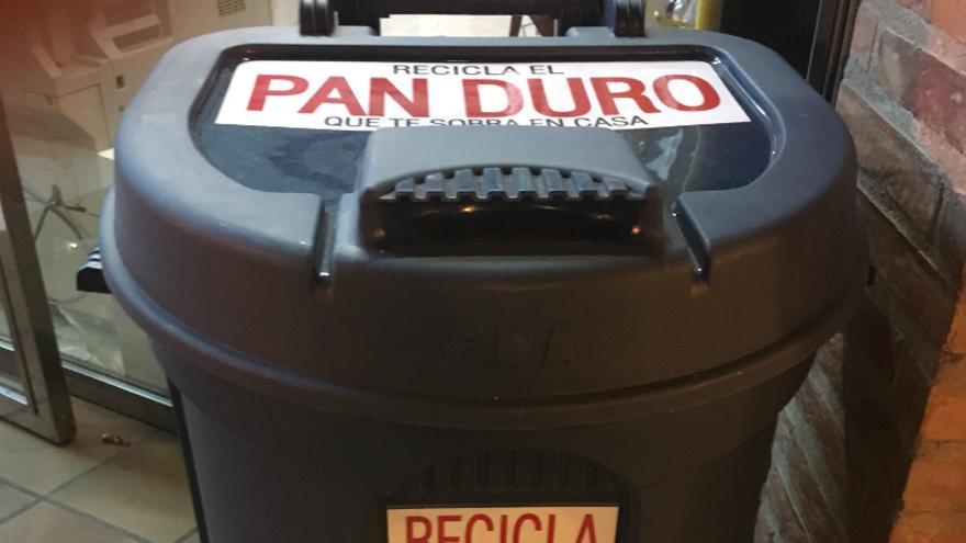 contenedor reciclaje pan