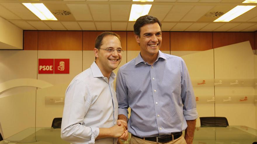 César Luena con Pedro Sánchez