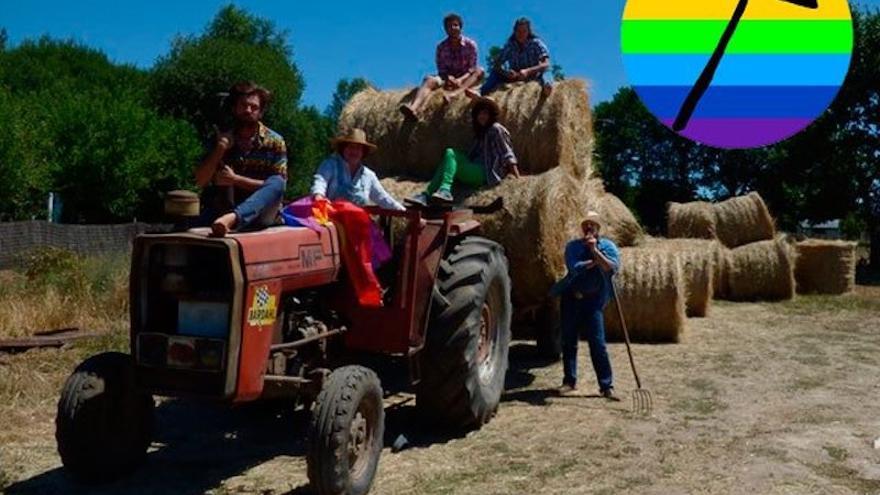 tractor manifestación orgullo LGTB