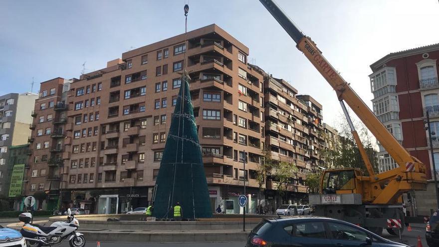 Montaje árbol de navidad Logroño