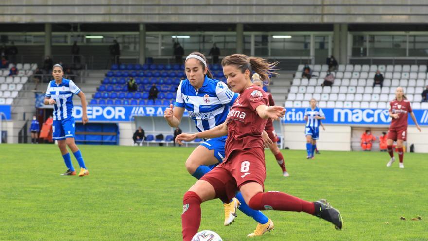 Leti, jugadora del EDF Logroño, ante el Deportivo