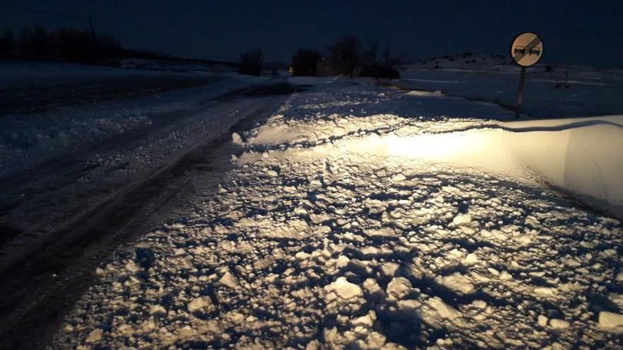 nieve y hielo en la carretera LR 123 por Filomena