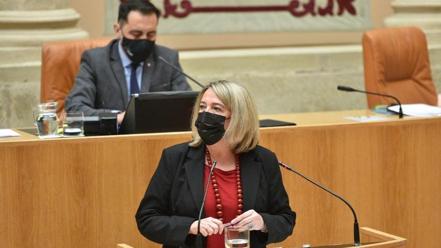 Eva Hita en el parlamento