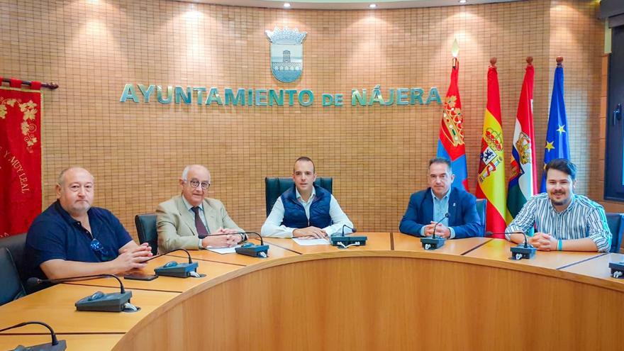 Convenio de ayuda del Gobierno de La Rioja a la reforma de vestuarios La Salera