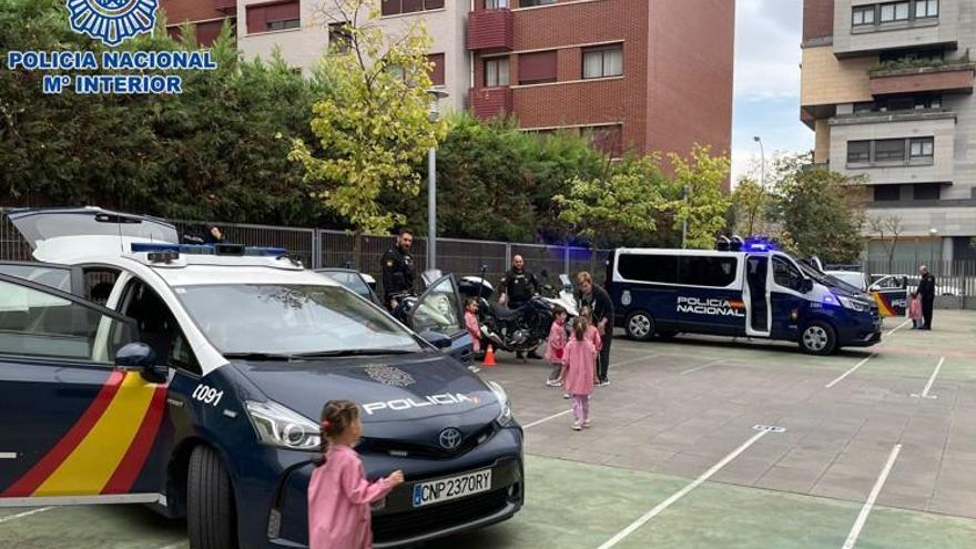 La Policía Nacional visita el colegio Gonzalo de Berceo