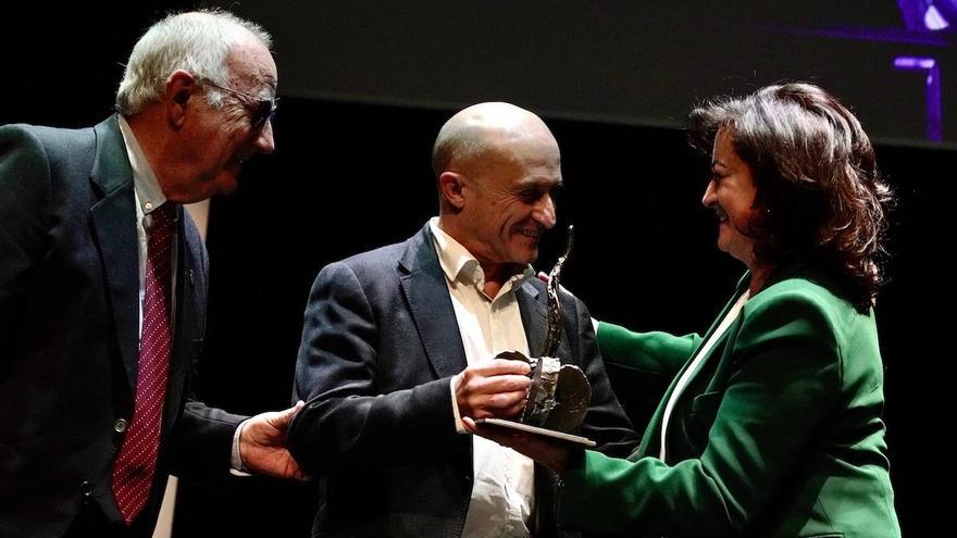 Pepe Viyuela recibe el Galardón de las Artes y la Cultura